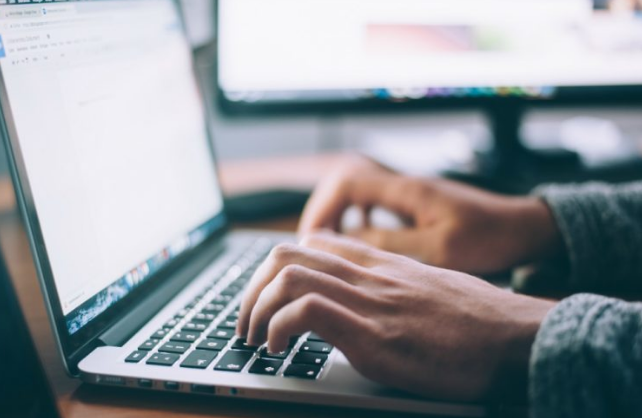 云如何影響網(wǎng)站設(shè)計-瑩晨建站-www.algeanandpartners.com